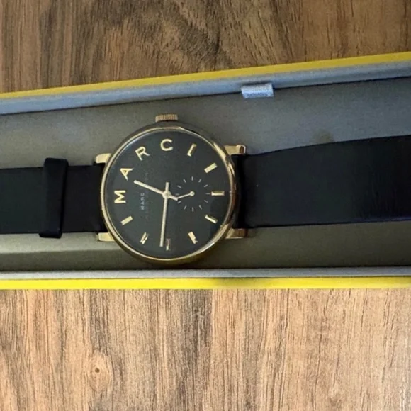 Marc Jacobs Wrist Watch Genuine Leather Watch - Picture 2 of 2